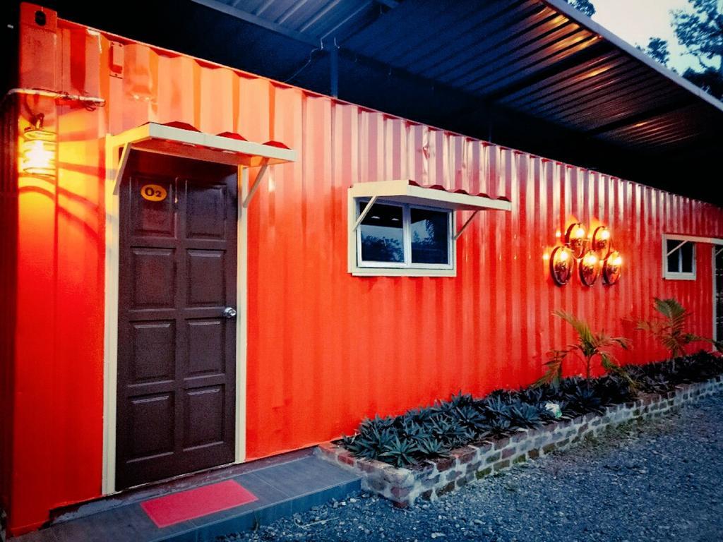 5 Stone Cabin Chalet Taiping Bagian luar foto