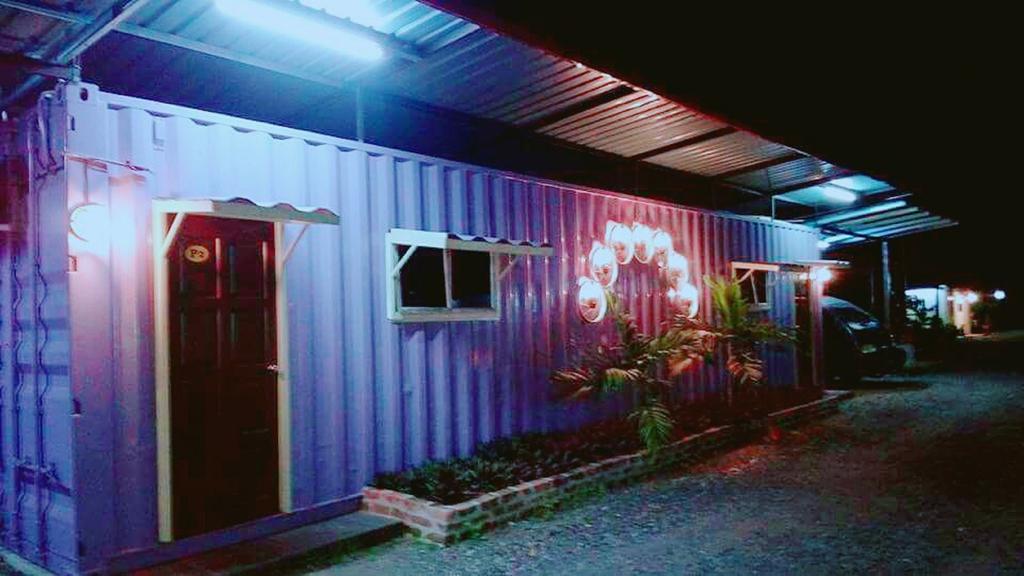 5 Stone Cabin Chalet Taiping Bagian luar foto