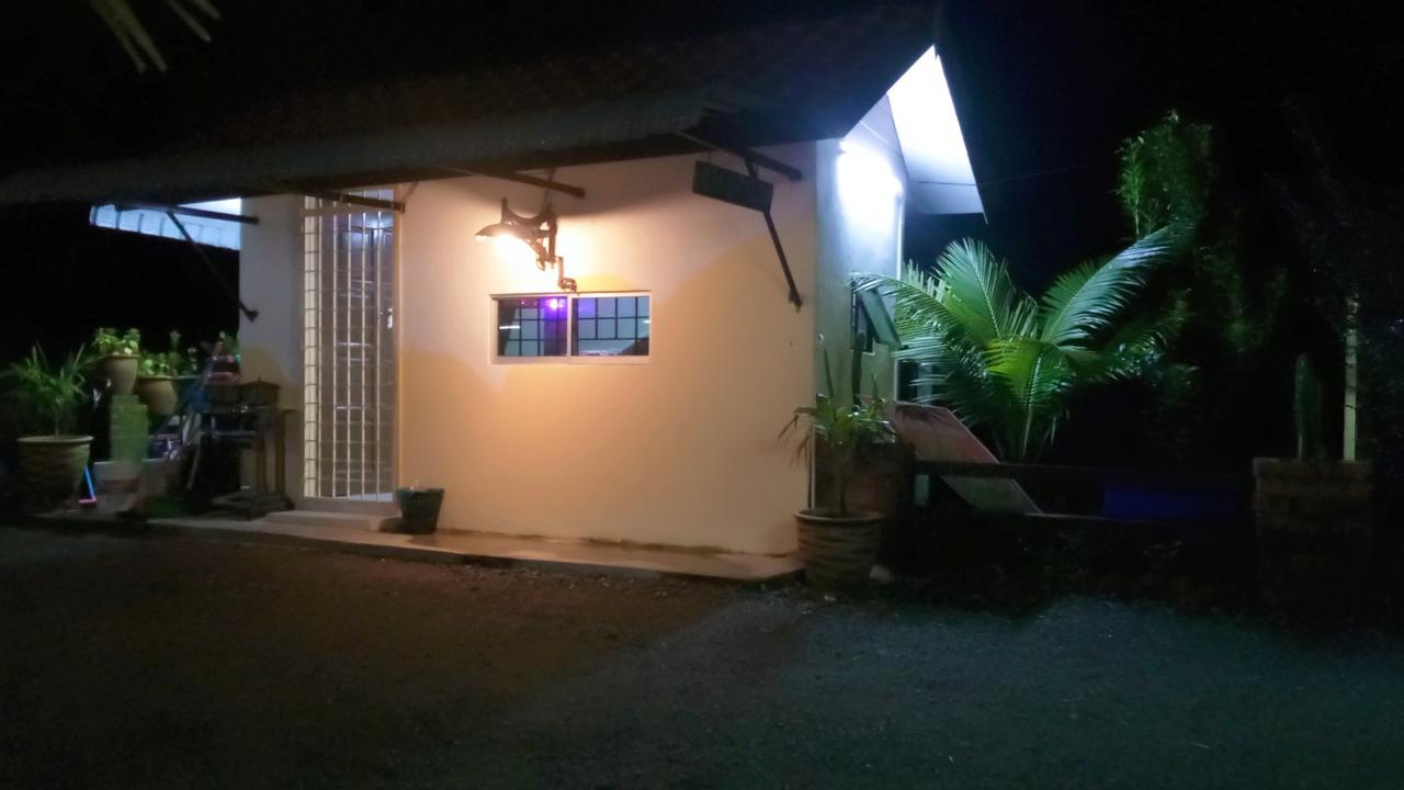 5 Stone Cabin Chalet Taiping Bagian luar foto